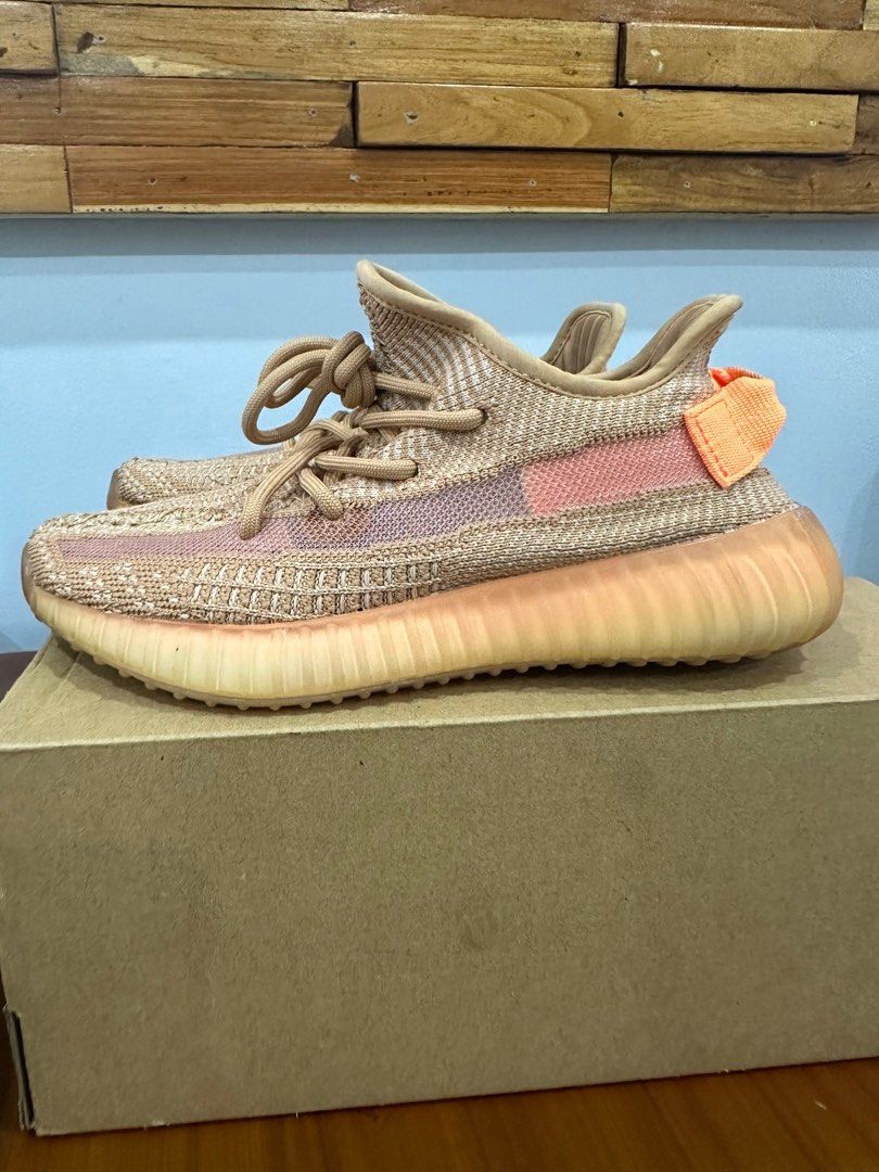 Yeezy Clay size 4