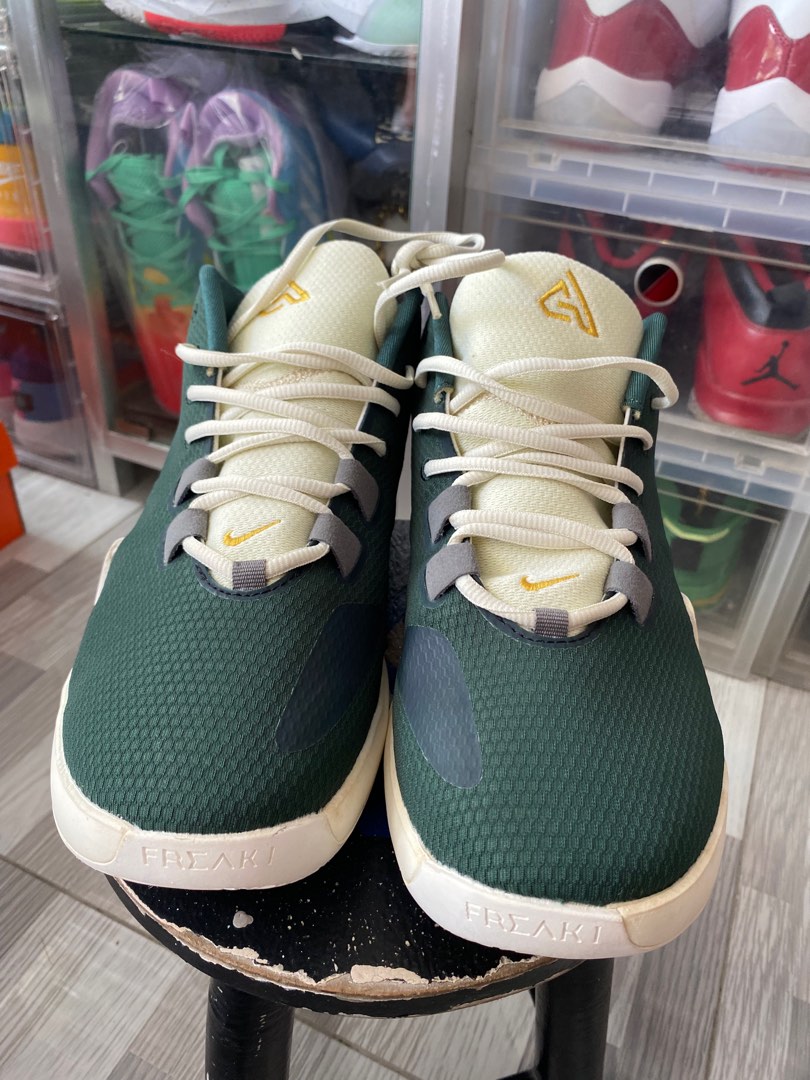 custom zoom freaks