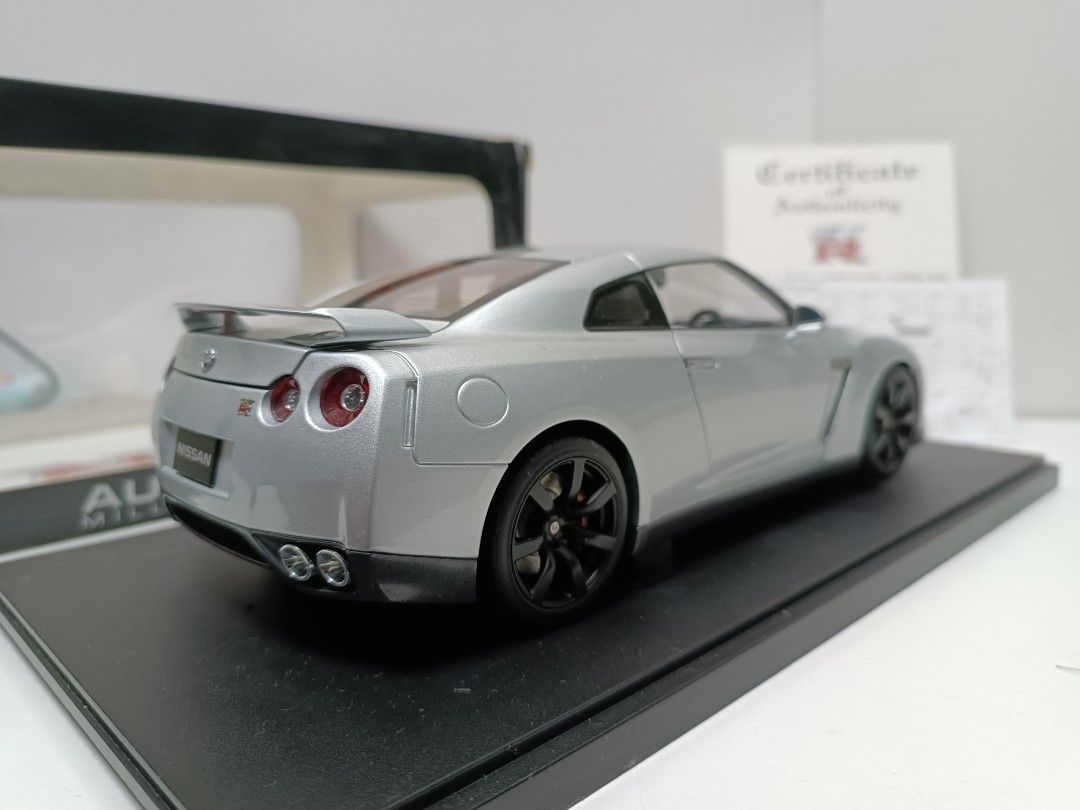 AUTOART 1/18 Nissan GT-R35 - Modèle Réduit De Voiture De Collection