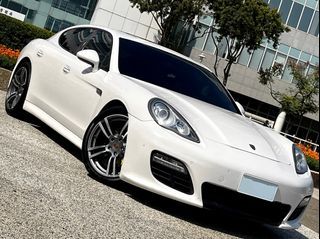 2010 Porsche panamera 3.6 總代理 sport design空力套件 r20五輻式鋁圈 六活塞卡鉗 免鑰匙啟動/車門鎖 電動後尾門 電動天窗 倒車影像輔助 apple carplay 氣壓懸吊 psam避震阻尼可調 跑車計時套件 可車換車可全額貸