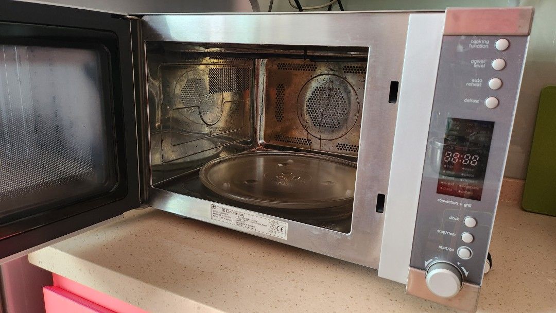 2 in 1 Electrolux Microwave Oven EMS3067X, TV & Home Appliances