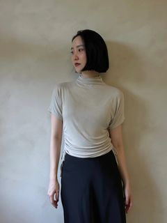 正韓 etherealu 超柔軟美麗側抓皺小高領上衣