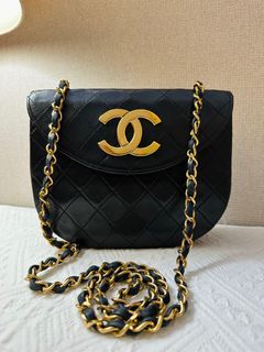 Rare Chanel Round Black and White Lambskin Handbag Circle Shoulder