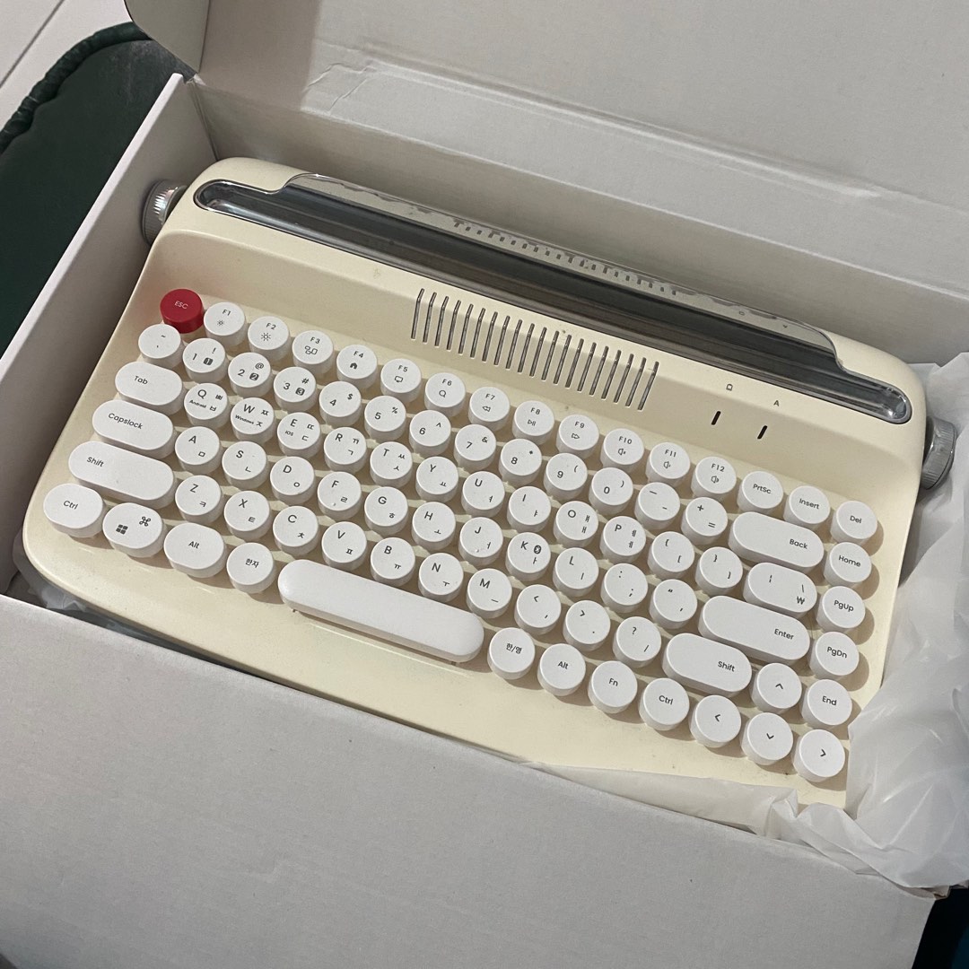 Actto Retro Keyboard Butter Ivory Bluetooth Keyboard Wireless