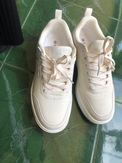(Kategori: ) berada di . Dikirim oleh yend_declutter (ID iklan 1266819340, Gambar 1). Deskripsi: .