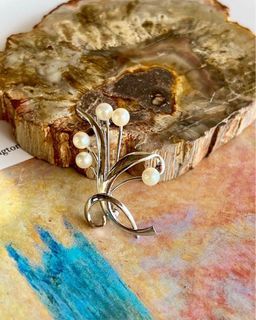 Akoya pearls in sterling silver hardware brooch