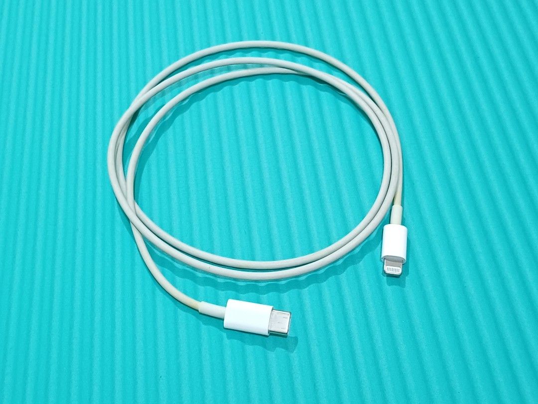 Apple Lightning Charger, Video Gaming, Gaming Accessories, Cables