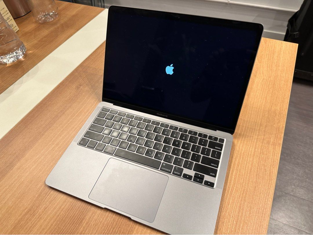 美品/AppleCare+残】MacBook Air 2020 8GB-