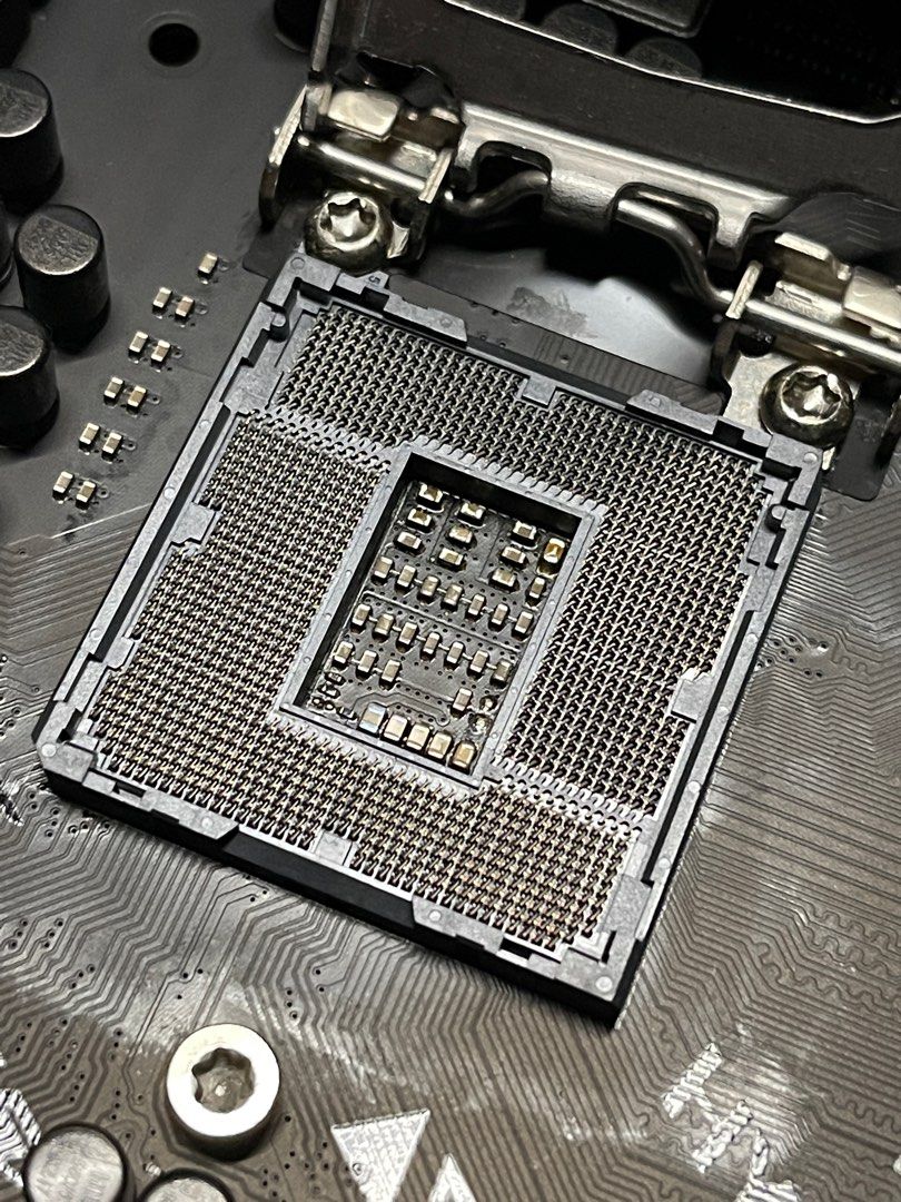 Asus ROG Strix Z390-E, i7 8700 (non-K), Lexar Aers 16GB 3600mhz ...