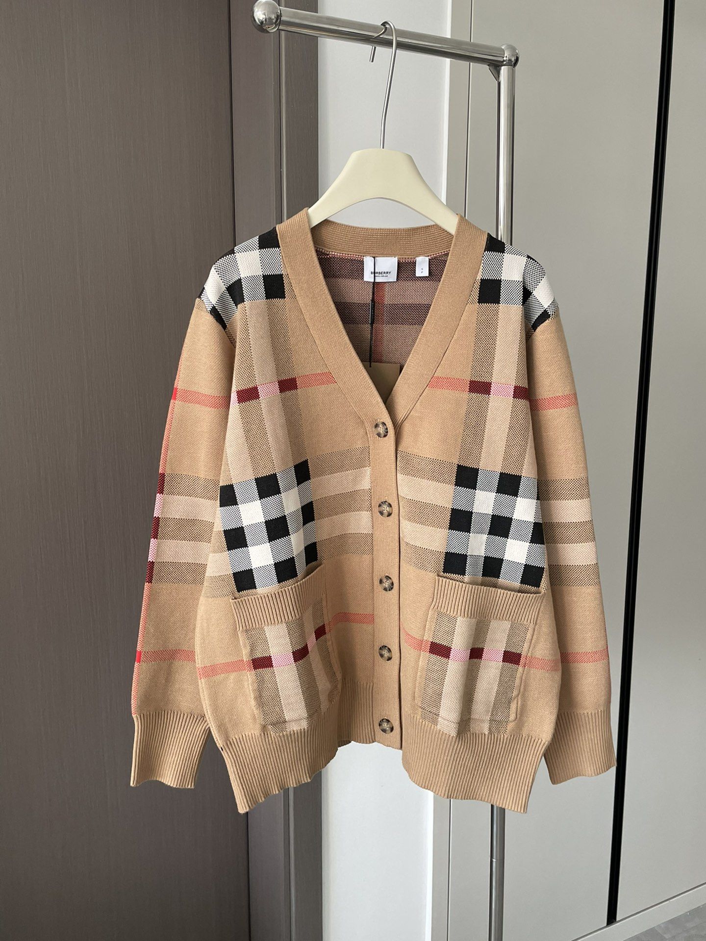 Authentic Burberry Men s And Women s Plaid Knitted Cardigan