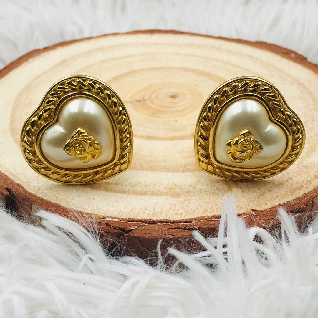 Liz claiborne top clip earrings