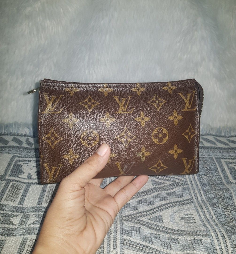 LV toiletry pouch 19, Luxury, Bags & Wallets on Carousell