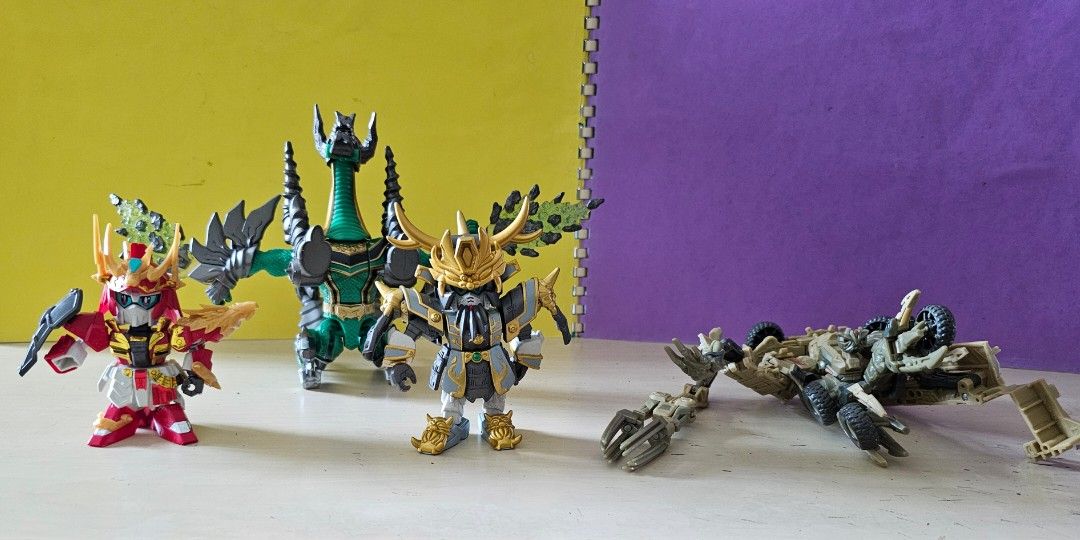 Green store dragon transformer