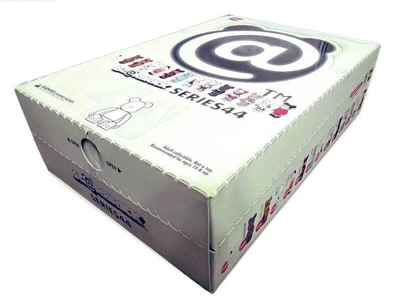 Bearbrick Series 44 原盒24隻未拆, 興趣及遊戲, 玩具& 遊戲類- Carousell