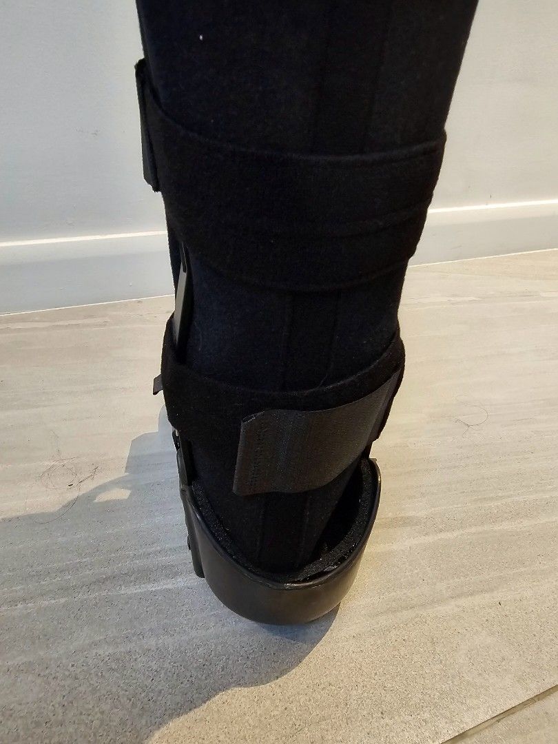 Boot for Fractured Foot, Health & Nutrition, Medical Supplies & Tools