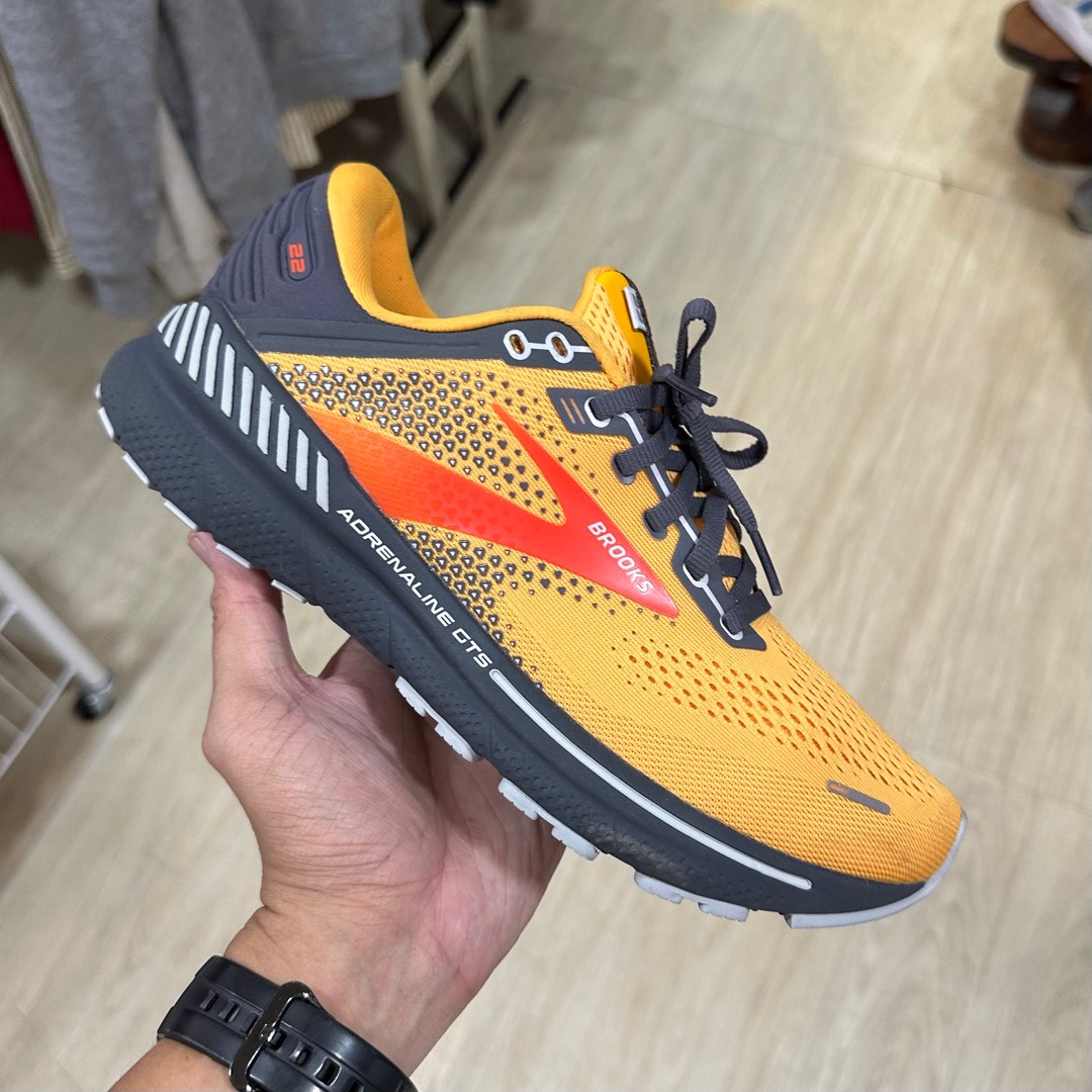 Brooks Adrenaline GTS 22, Men's Fashion, Footwear, Sneakers on Carousell