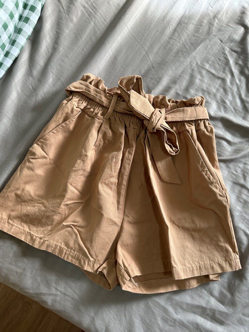 brown shorts (Category: Shorts) located in Pasig City. Submitted by danda24 (Listing ID 1266890348, Image 1). Description: .