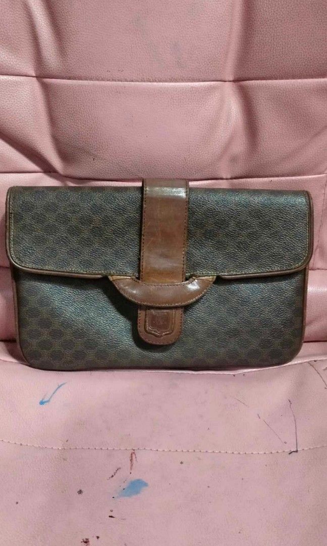 Celine clutch (Category: Luxury Bags & Wallets) located in Cagayan de Oro. Submitted by carou59681 (Listing ID 1266972832, Image 2). Description: .