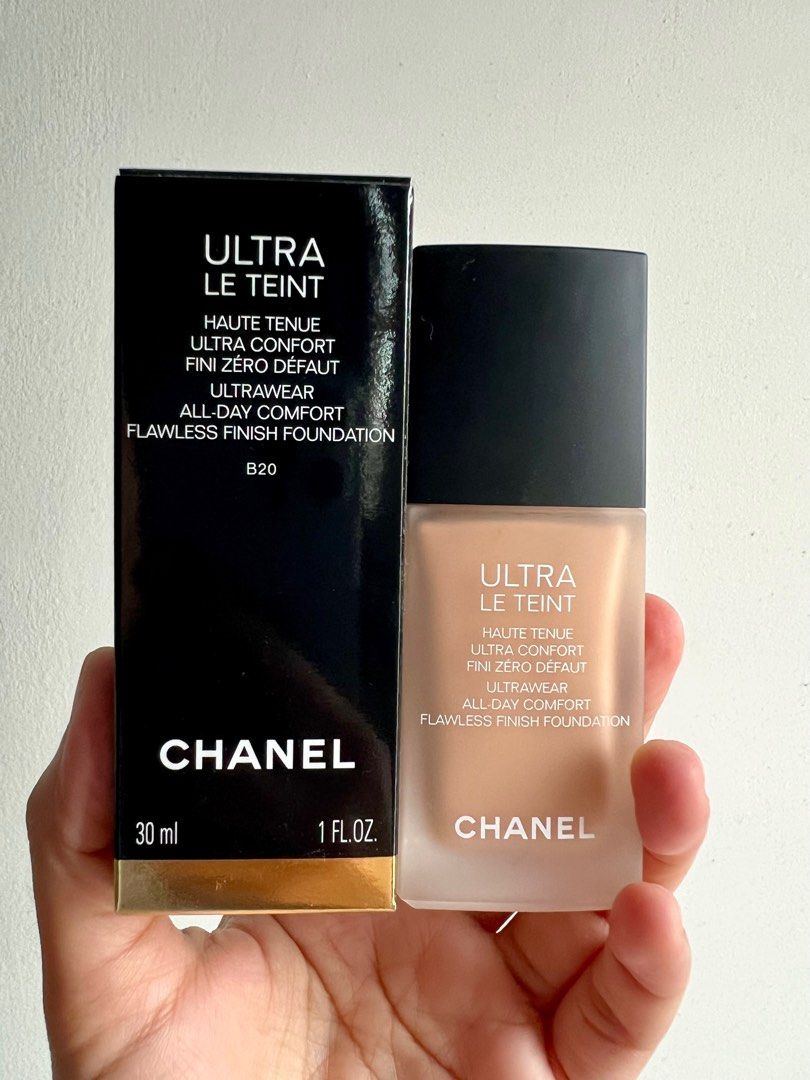 Chanel ULTRA LE TEINT Ultrawear All-Day Comfort Flawless Finish Foundation  1.0 oz / 30 ml (B40)