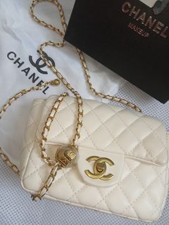 AUTHENTIC HUGE WHITE Cc Chanel Clam Shell Bag Vip Gift Runway Limited  Edition $650.00 - PicClick
