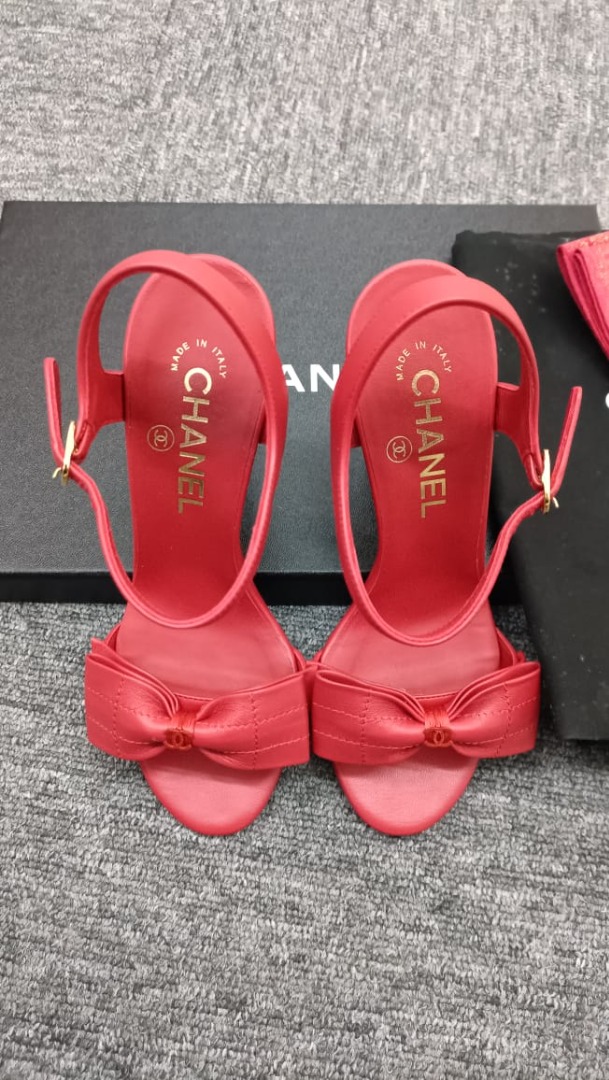 Chanel outlet red heels
