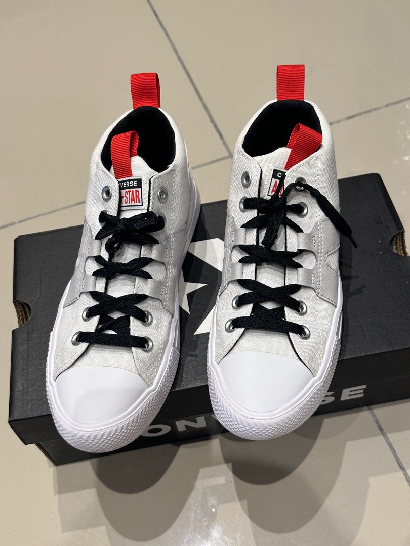 chuck taylor ultra mid white