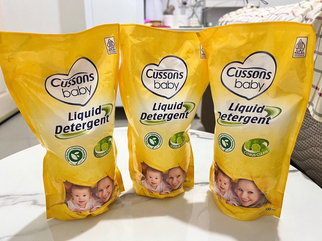 Cussons Baby Liquid Detergent 700 ml buy 1 get 1 Detergen baju bayi