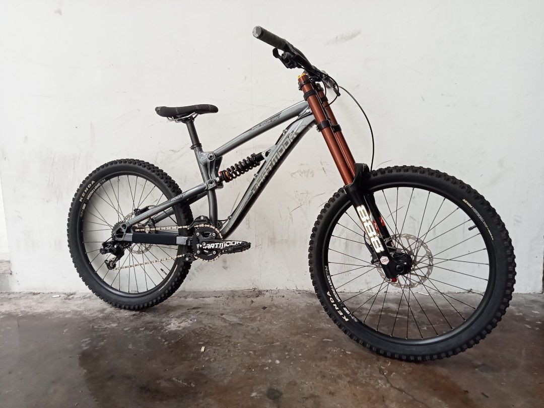 26 inch dh bike clearance