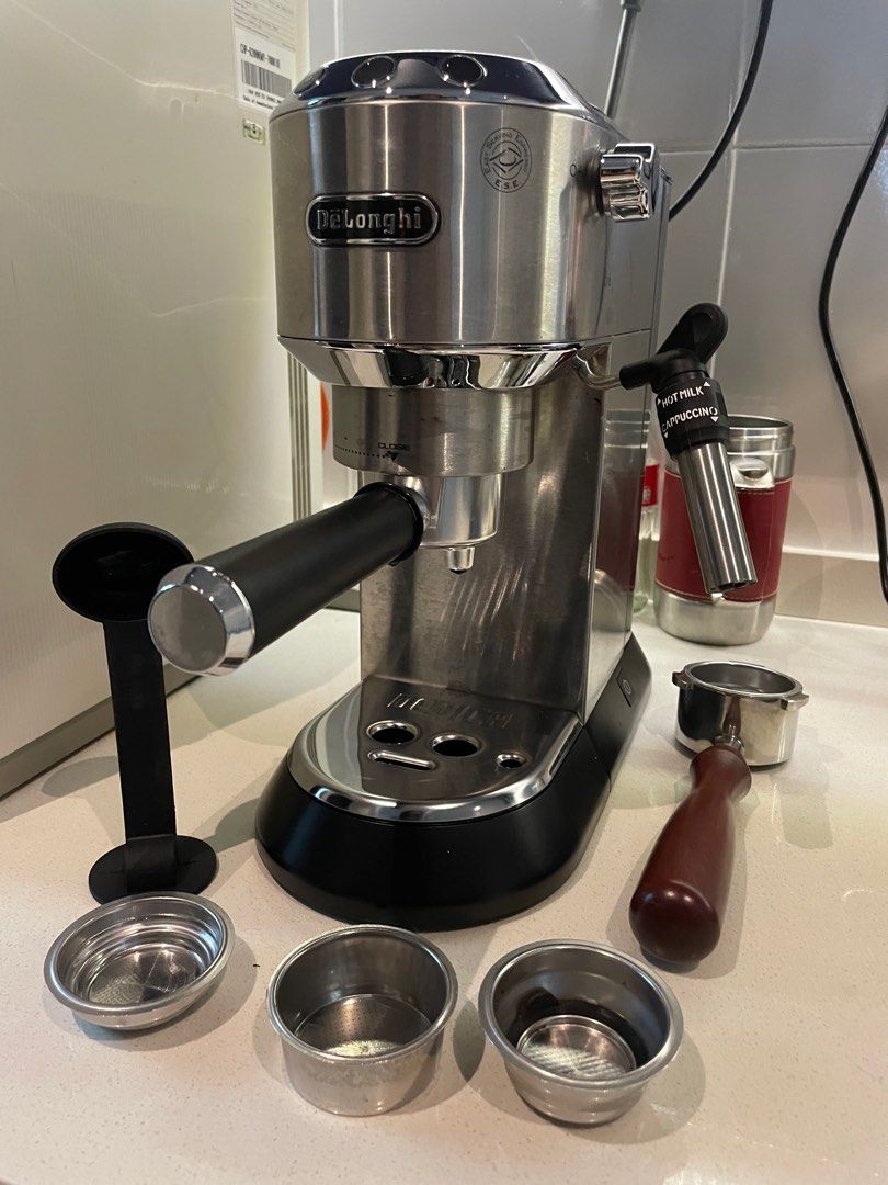 Delonghi Dedica Pump Espresso EC685M / EC685 Coffee Machine, TV & Home