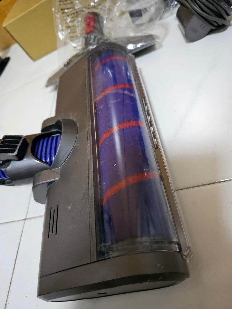 Dyson V8 Fluffy, TV & Home Appliances, Vacuum Cleaner & Housekeeping on ...