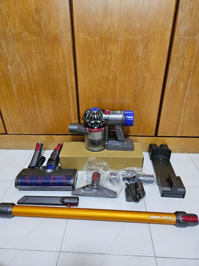 Dyson V8 Fluffy, TV & Home Appliances, Vacuum Cleaner & Housekeeping on ...