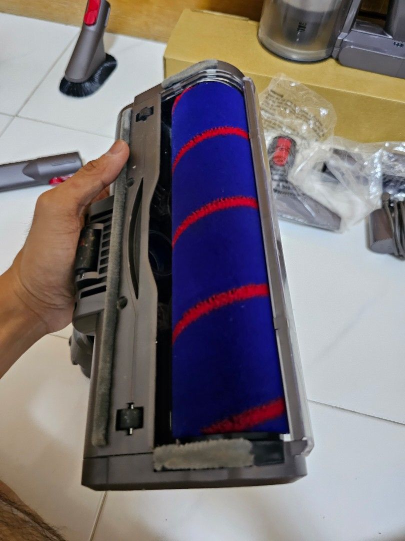 Dyson V8 Fluffy, TV & Home Appliances, Vacuum Cleaner & Housekeeping on ...