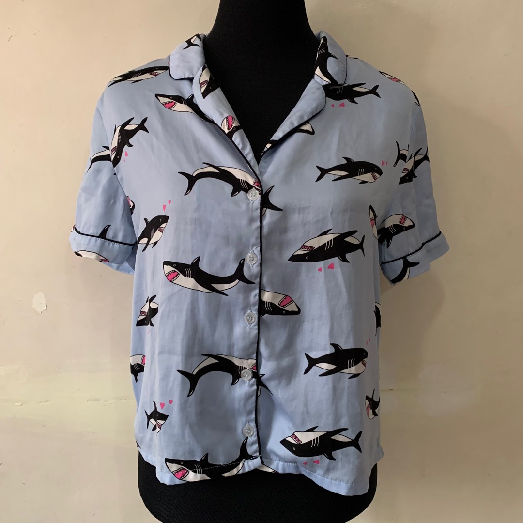 Forever 21 shark sweater hotsell
