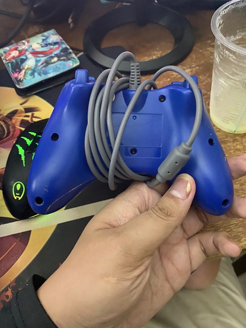 Gaming Controller (Category: Controllers) located in Bangi. Submitted by shikikanjoshustore (Listing ID 1266862413, Image 2). Description: Good Condition Normal Controller Not Original Xbox uses PS2-PS4 Settings.
