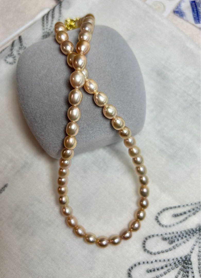 Gold colour on sale pearl necklace