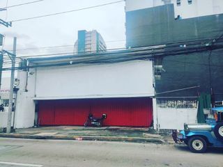 High Traffic Malate Manila Commercial Lot with 3 Door Commercial Space for Lease