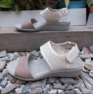 HUSH PUPPIES
