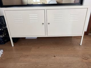 (Category: ) located in . Submitted by winni- (Listing ID 1266843150, Image 1). Description: .