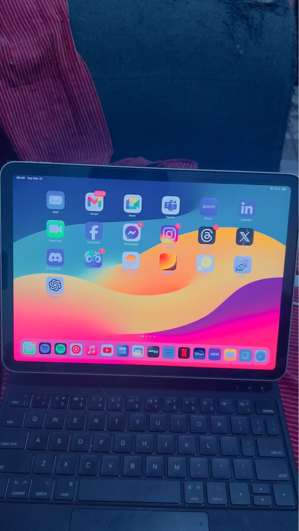 iPad Air 5th Gen 64GB WiFi, Mobile Phones & Gadgets, Tablets, iPad on