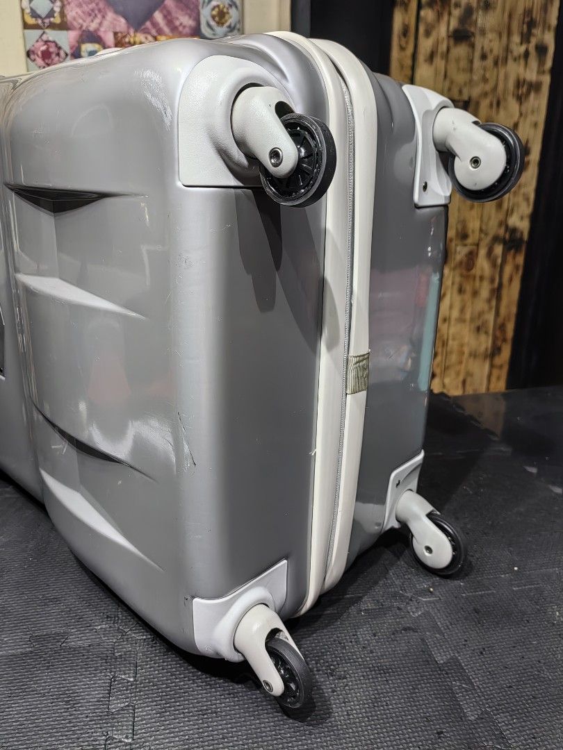 JAPAN IMPORT LUGGAGE MENDOZA XR7 TURBO XL MALETA, Hobbies & Toys