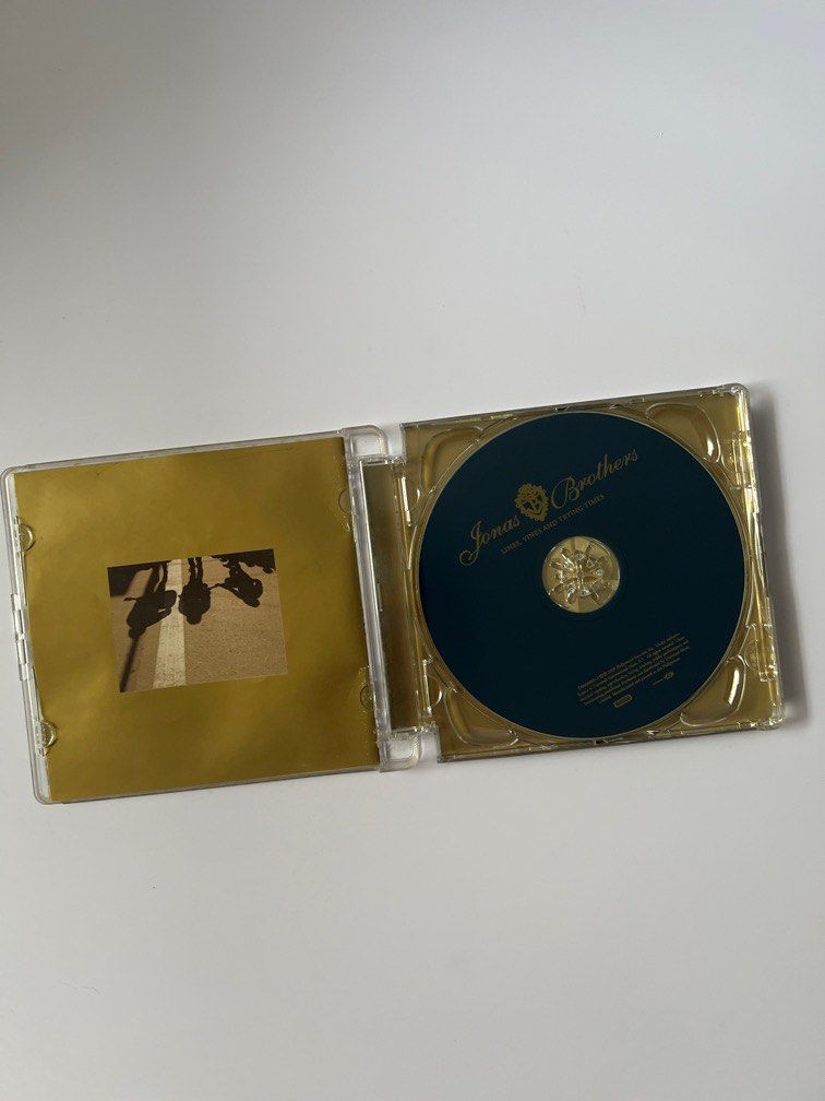 Jonas Brothers Lines, Vines, and Trying Times CD 2009, Hobbies