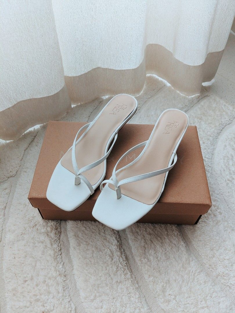 White strappy discount kitten heel sandals