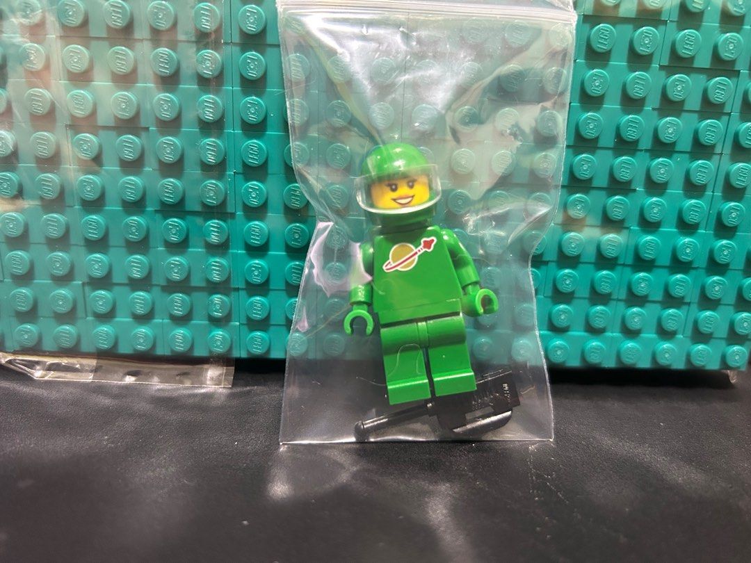 Lego minifigure Green Spaceman