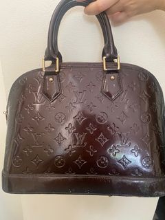 (Category: ) located in . Submitted by bags_shoes_more (Listing ID 1266846273, Image 1). Description: .