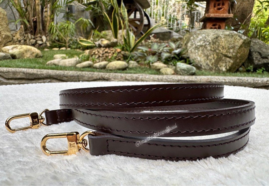 Louis vuitton clutch strap top