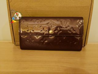 LOUIS VUITTON SARAH WALLET ON CHAIN, Luxury, Bags & Wallets on Carousell