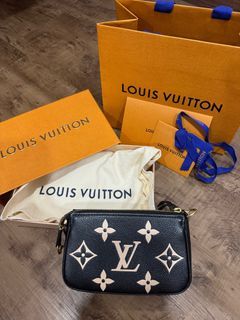 LV white Coin/Key pouch, Women's Fashion, Bags & Wallets, Purses & Pouches  on Carousell