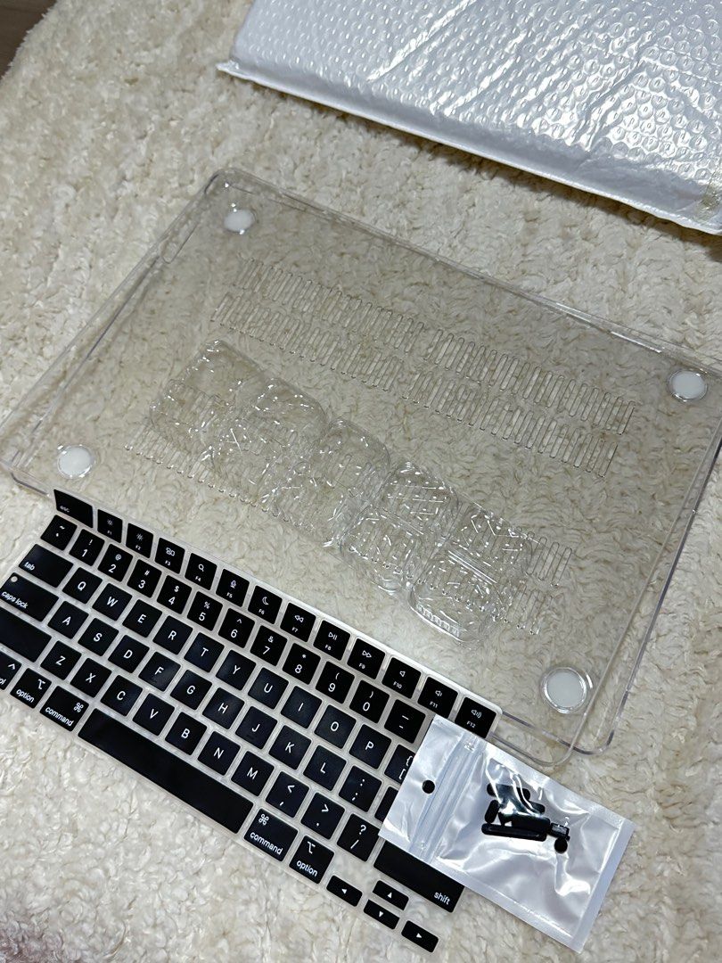 Macbook Crystal Case 2023 Air 15 A2941 (Category: Laptops & Notebooks) located in Caloocan City. Submitted by harinspire (Listing ID 1266908094, Image 1). Description: crystal Clear, 2023 Air 15 A2941 bought wrong mine was macbook air A2681 Brand new.