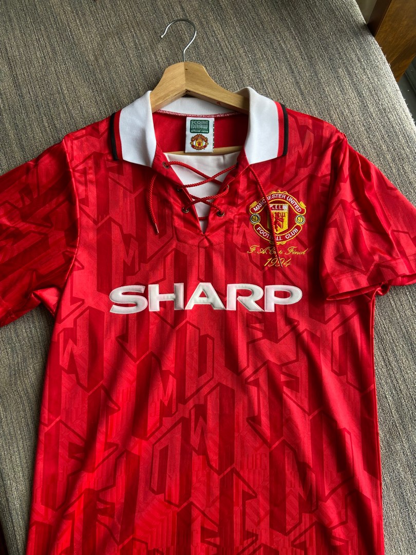 Man utd clearance retro jersey