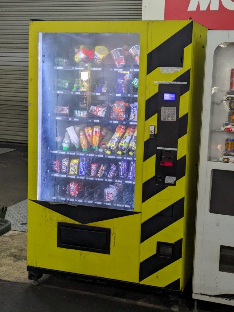 Mixed vending machine (Food/Drinks), TV & Home Appliances, Kitchen